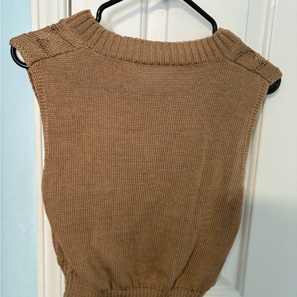 Vest - Picture 3 of 3